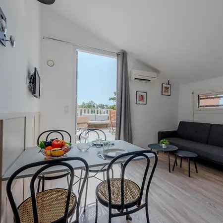 Apartment Pine's Mansion-2 By Interhome