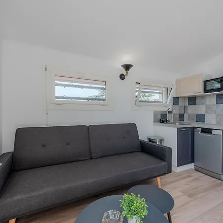 Apartment Pine's Mansion-2 By Interhome *